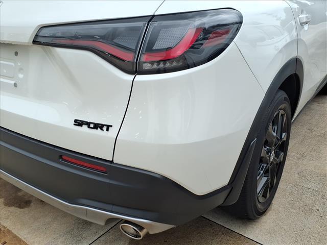 Photo of 2023 Platinum White Pearl Honda HR-V