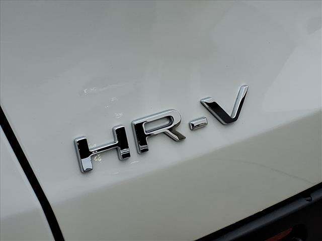 Photo of 2023 Platinum White Pearl Honda HR-V