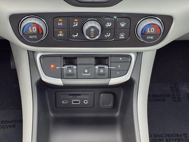 Photo of 2024 Summit White GMC Terrain