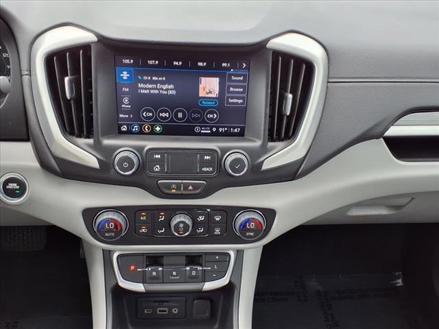 Photo of 2024 Summit White GMC Terrain