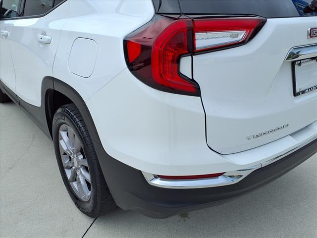Photo of 2024 Summit White GMC Terrain