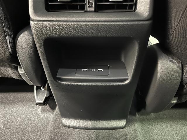 Photo of 2026 Platinum White Pearl Honda CR-V