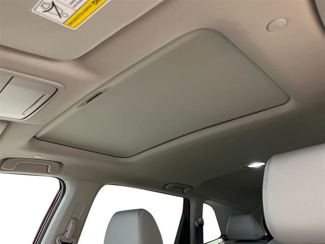 Photo of 2026 Platinum White Pearl Honda CR-V