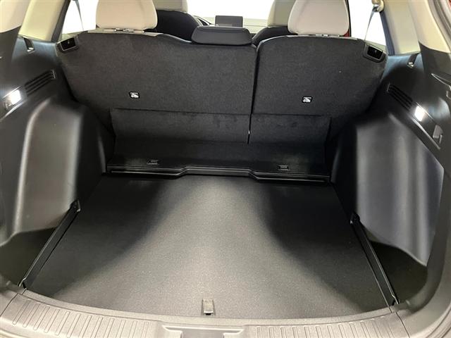 Photo of 2026 Platinum White Pearl Honda CR-V