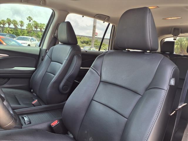 Photo of 2022 Platinum White Pearl Honda Pilot