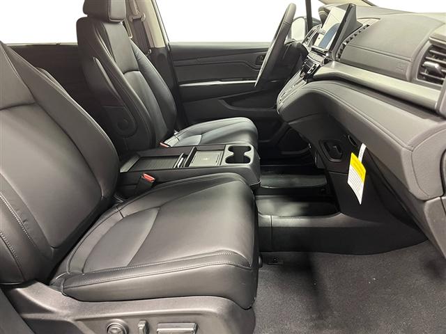 Photo of 2026 Solar Silver Metallic Honda Odyssey