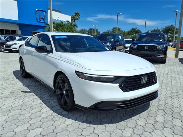 Photo of 2025 Platinum White Pearl Honda Accord Hybrid