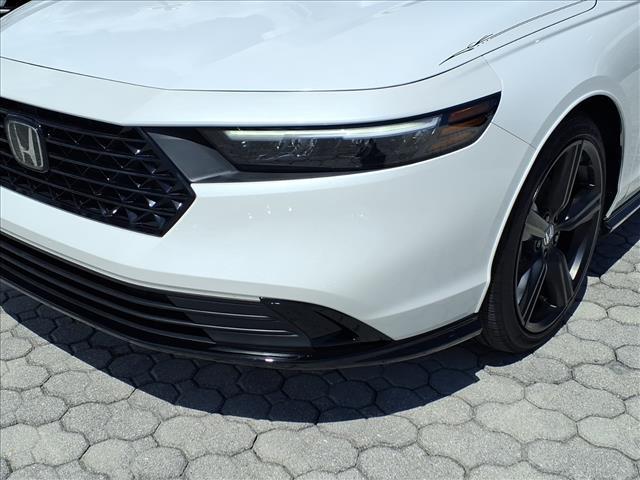 Photo of 2025 Platinum White Pearl Honda Accord Hybrid