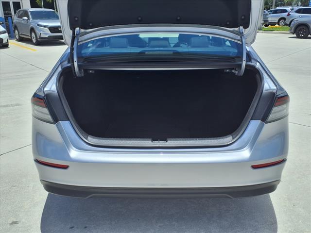 Photo of 2023 Lunar Silver Metallic Honda Accord Hybrid