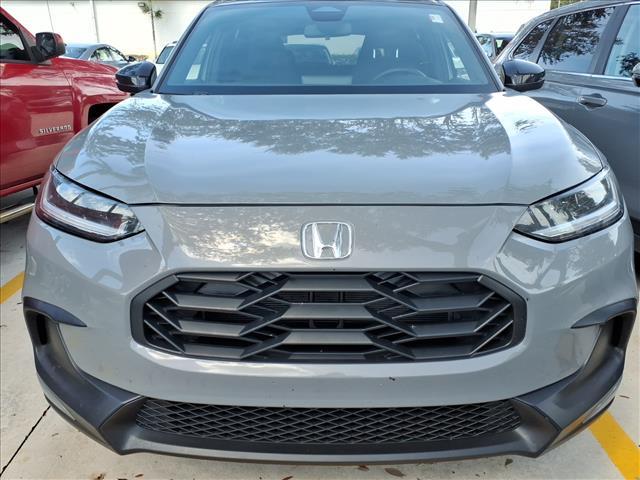Photo of 2025 Urban Gray Pearl Honda HR-V
