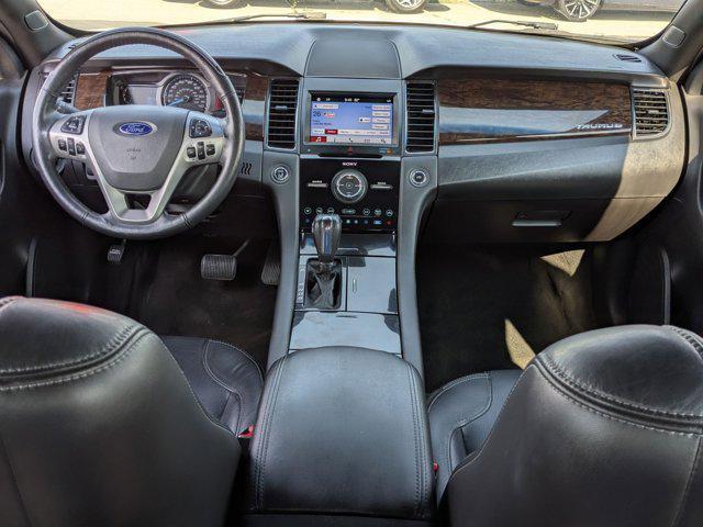 Photo of 2017 White Platinum Clearcoat Metallic Ford Taurus