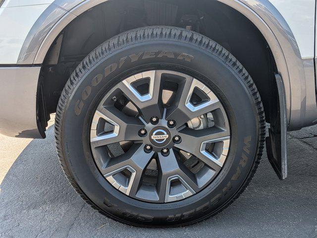 Photo of 2021 Pearl White Nissan Titan