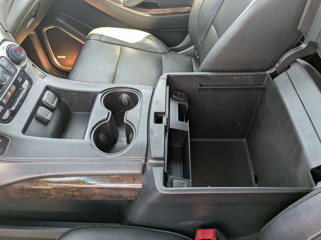 Photo of 2019 Silver Ice Metallic Chevrolet Suburban