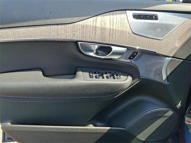 Photo of 2024 Denim Volvo XC90 Recharge Plug-In Hybrid