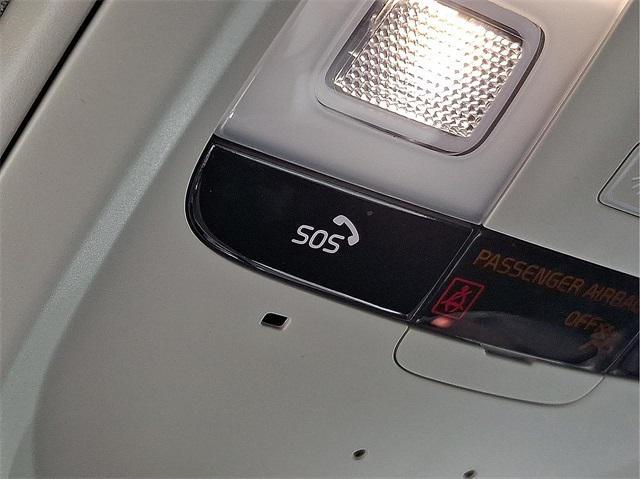Photo of 2024 Denim Volvo XC90 Recharge Plug-In Hybrid
