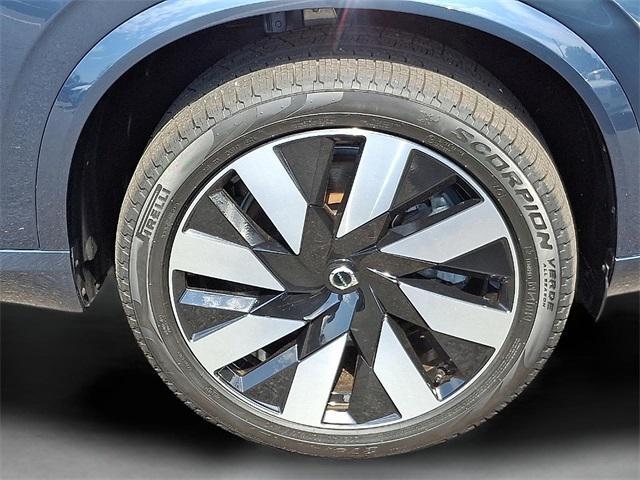 Photo of 2024 Denim Volvo XC90 Recharge Plug-In Hybrid