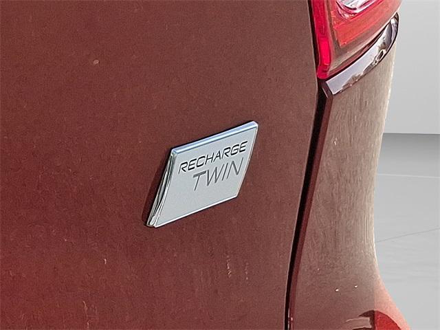 Photo of 2022 Fusion Red Metallic Volvo XC40 Recharge Pure Electric