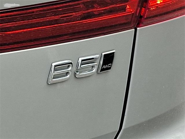 Photo of 2025 Silver Volvo XC60