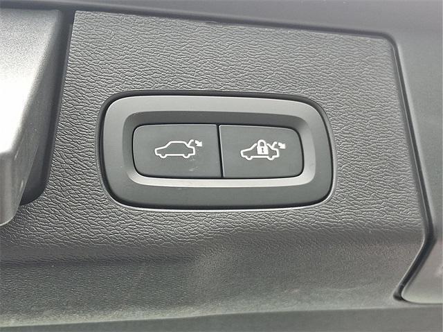 Photo of 2025 Silver Volvo XC60