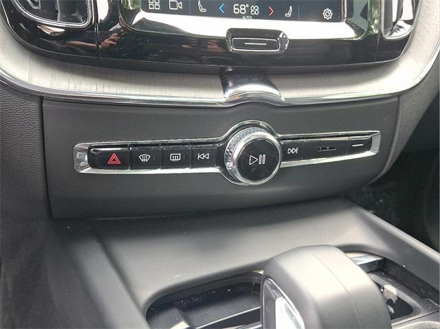 Photo of 2025 Silver Volvo XC60
