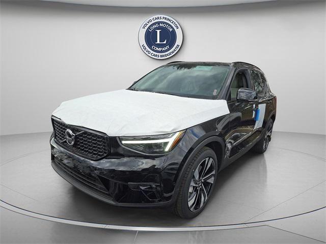 Photo of 2025 Onyx Black Volvo XC40