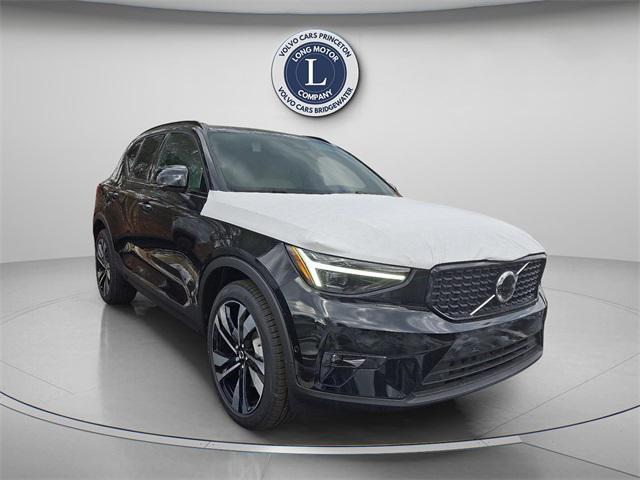 Photo of 2025 Onyx Black Volvo XC40