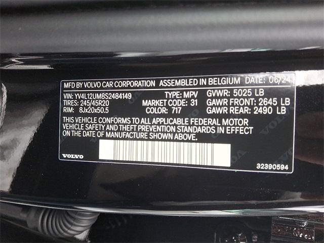 Photo of 2025 Onyx Black Volvo XC40