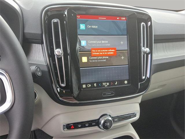 Photo of 2025 Onyx Black Volvo XC40