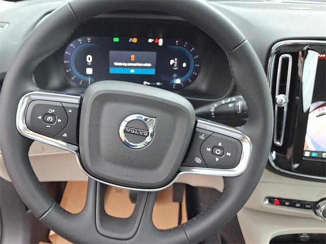 Photo of 2025 Fusion Red Volvo XC40