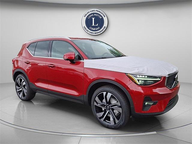 Photo of 2025 Fusion Red Volvo XC40