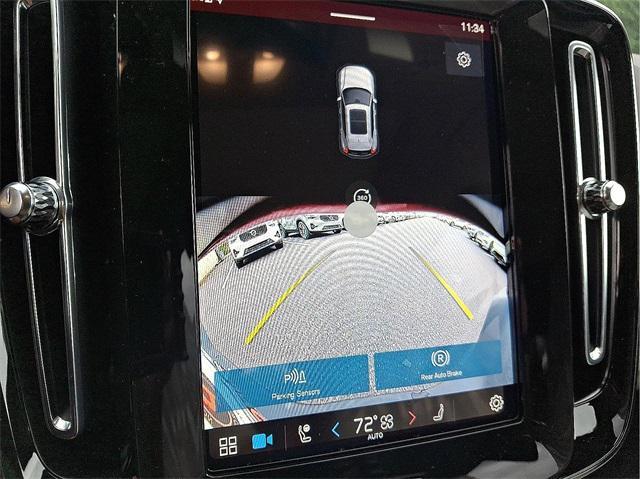 Photo of 2025 Fusion Red Volvo XC40