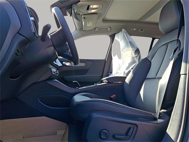 Photo of 2025 Grey Volvo XC40