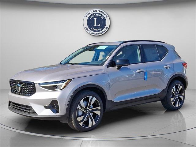 Photo of 2026 Aurora Silver Volvo XC40