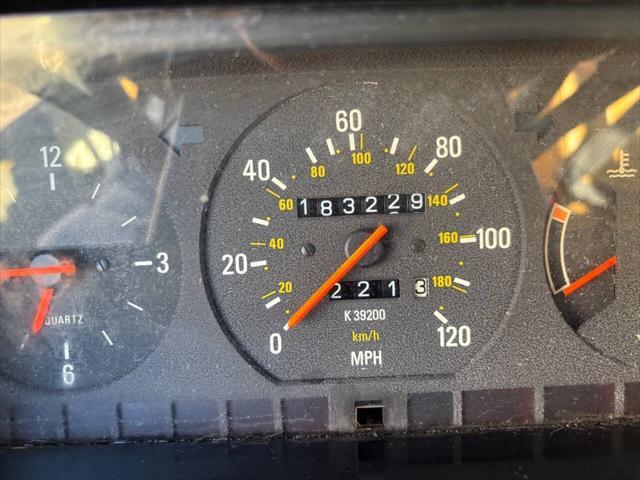 Photo of 1993 Platina Beige Metallic Volvo 240