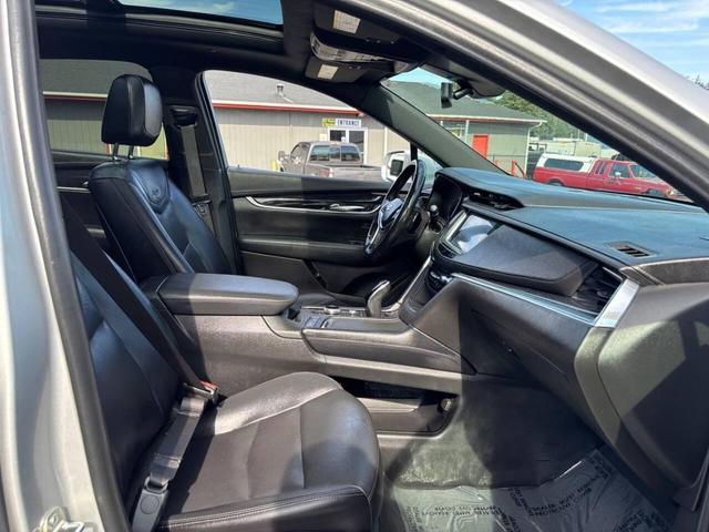 Photo of 2020 Radiant Silver Metallic Cadillac XT5
