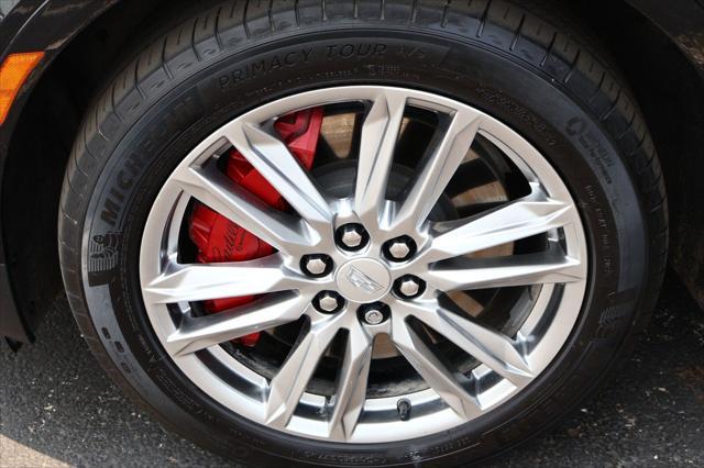 Photo of 2023 Stellar Black Metallic Cadillac XT5