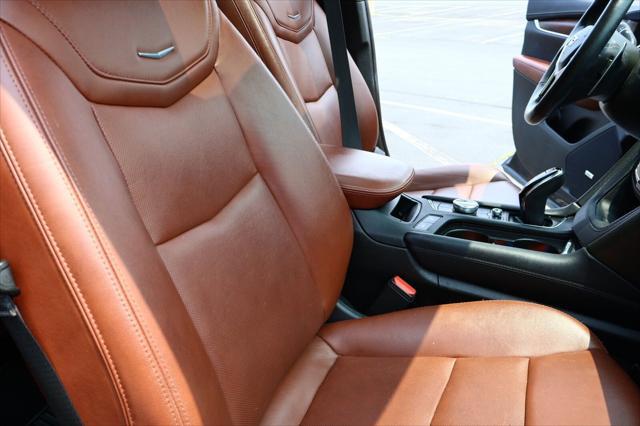 Photo of 2023 Stellar Black Metallic Cadillac XT5