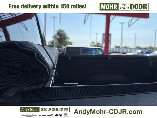 Photo of 2017 Granite Crystal Metallic Clearcoat RAM 2500