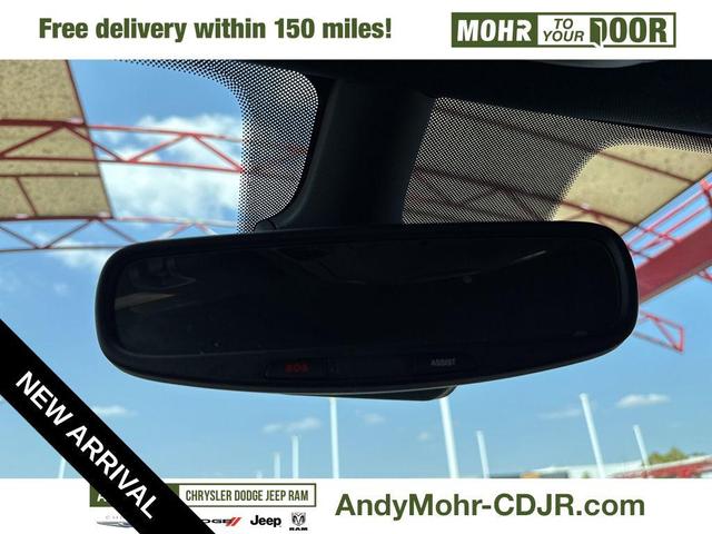 Photo of 2024 Bright White Chrysler Pacifica