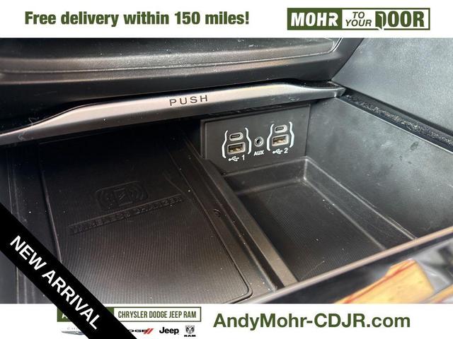 Photo of 2024 Bright White Chrysler Pacifica
