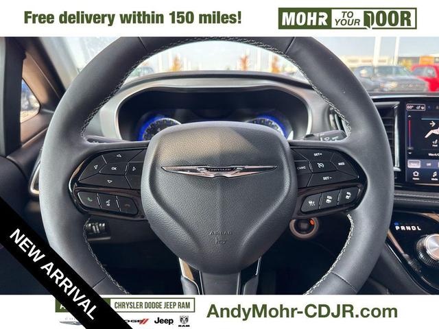 Photo of 2024 Bright White Chrysler Pacifica