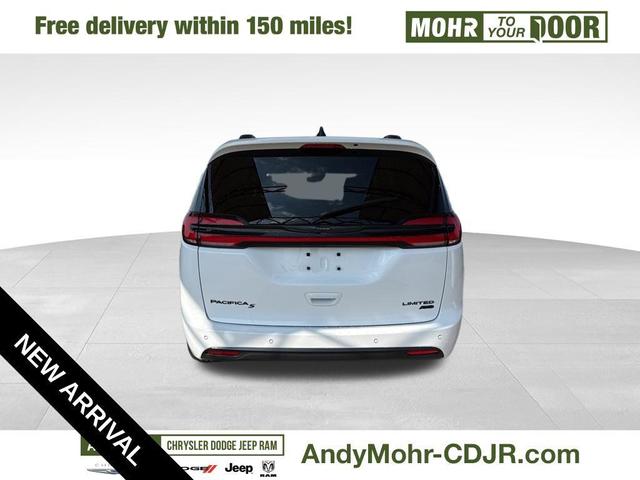Photo of 2024 Bright White Chrysler Pacifica