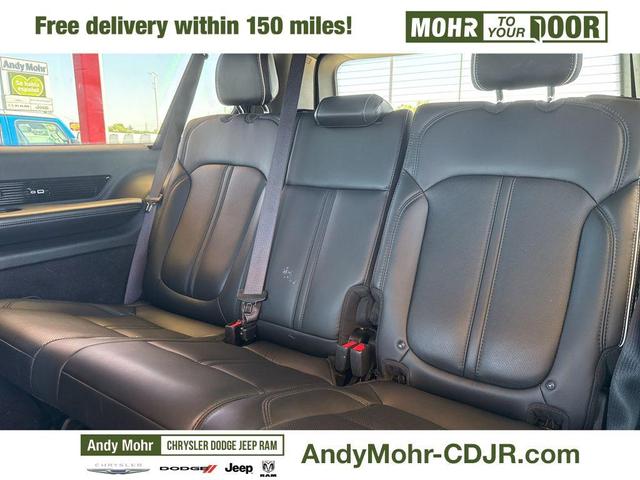 Photo of 2023 Ember Pearlcoat Jeep Grand Wagoneer L