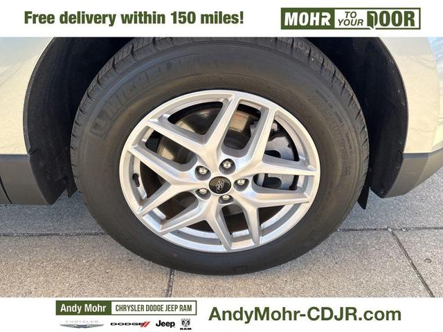 Photo of 2024 Silver Metallic Ford Edge