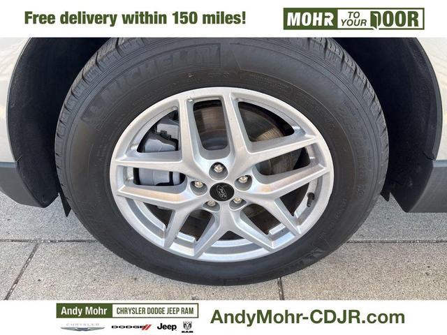 Photo of 2024 Silver Metallic Ford Edge