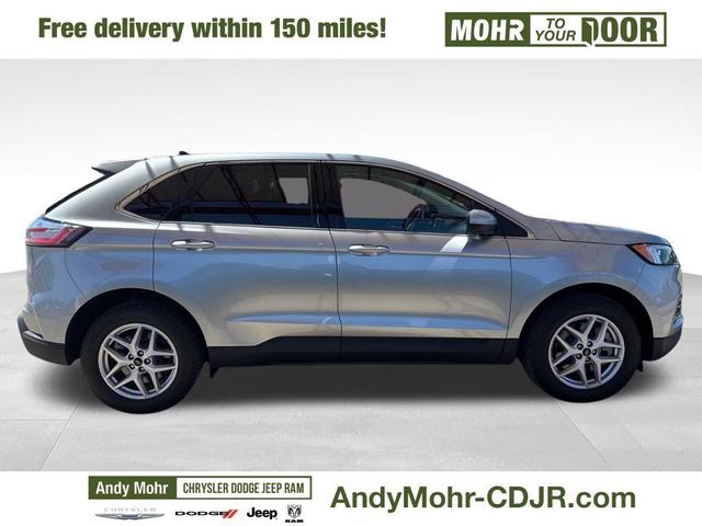 Photo of 2024 Silver Metallic Ford Edge