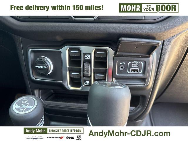 Photo of 2025 Hydro Blue Pearlcoat Jeep Gladiator
