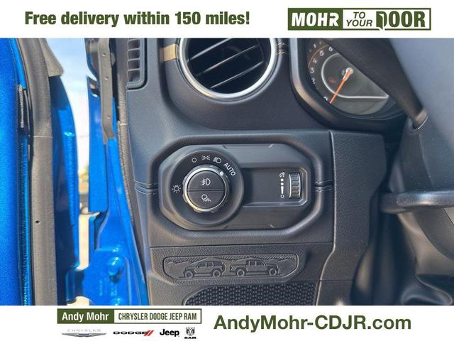 Photo of 2025 Hydro Blue Pearlcoat Jeep Gladiator