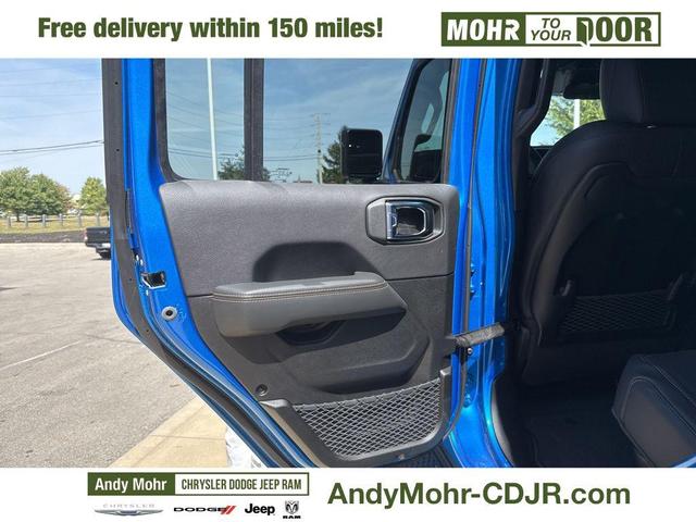 Photo of 2025 Hydro Blue Pearlcoat Jeep Gladiator