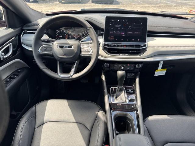 Photo of 2025 Red Hot Pearlcoat Jeep Compass
